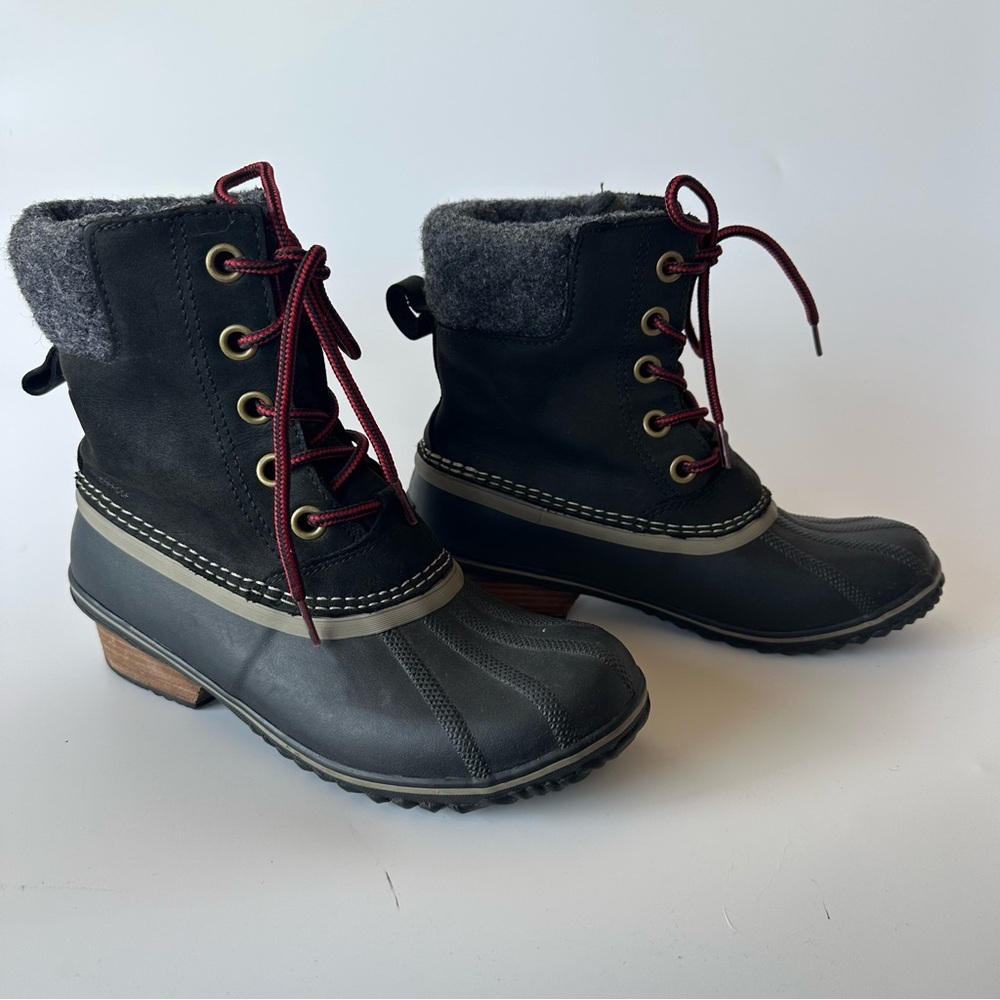 Sorel Womens Slimpack II Red Lace Boots Black Leather/Grey Quilted Felt Size 8